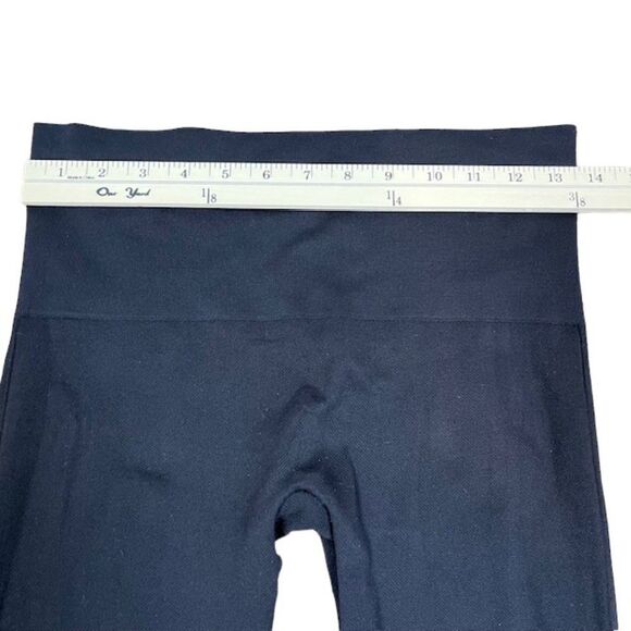 SPANX Look At Me Now Black Leggings Light Texture with Inseam Size Medium - Picture 5 of 13